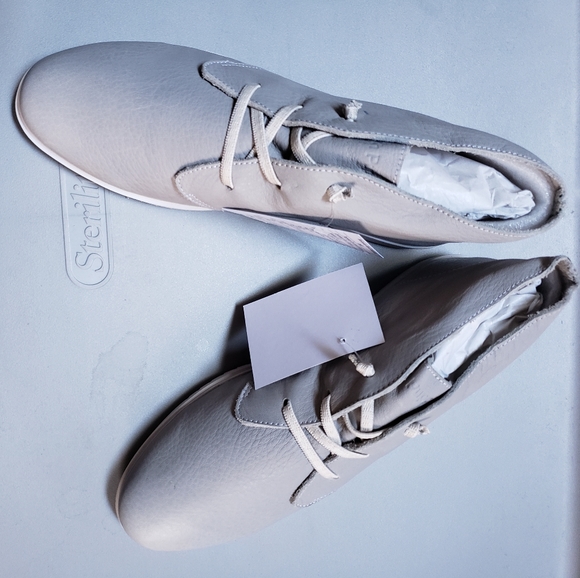 NWOT!  Faux Leather Ladies Chukka - Picture 2 of 3